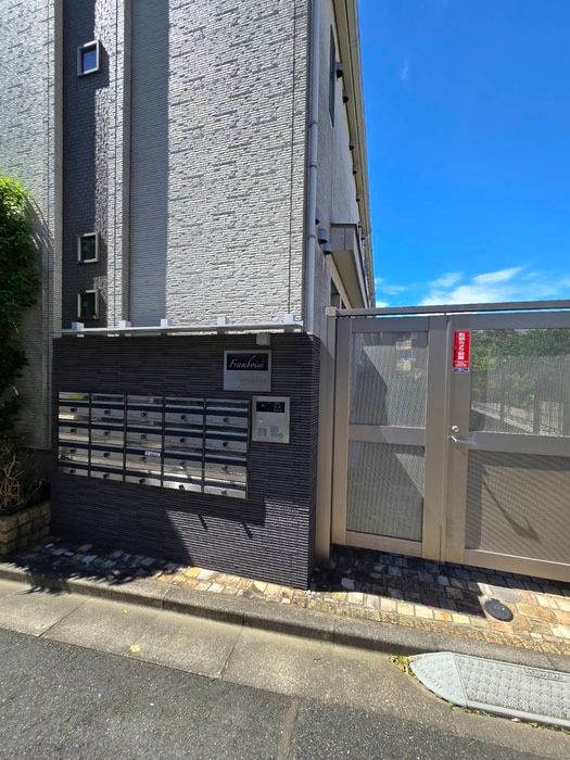 エントランス部分 フランボワーズ