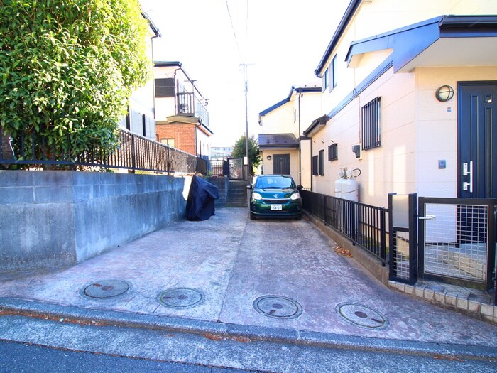 駐車場 鳳凰の家Ｆ棟