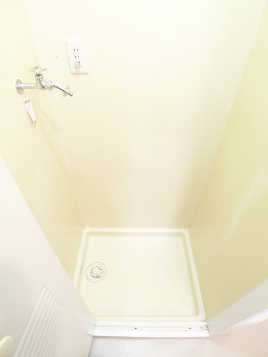 洗濯機置場 ﾛ-ｽﾞﾏﾝｼｮﾝA31