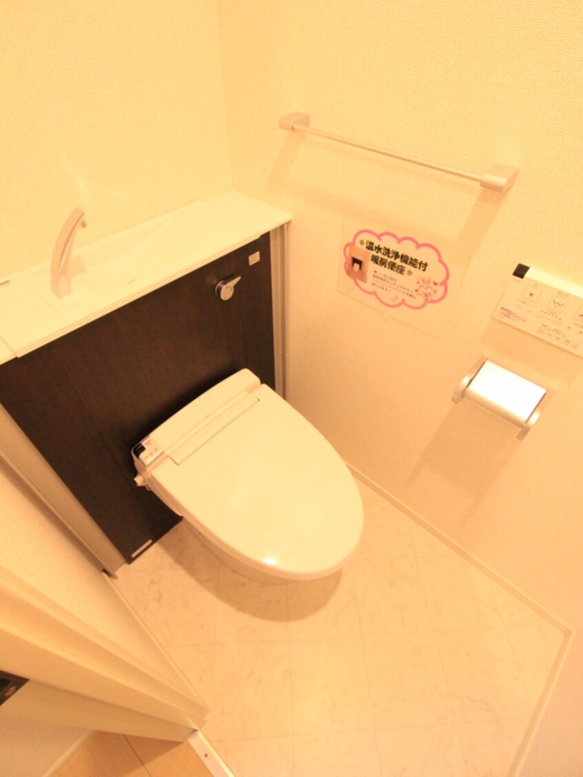 トイレ ホワイトマーベル