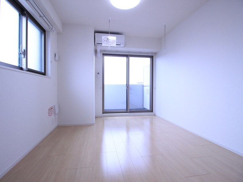 居室 ホワイトマーベル