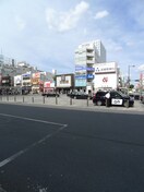 ロータリー(その他飲食（ファミレスなど）)まで560m ＰＬＵＭＥＲＩＡ大宮仲町
