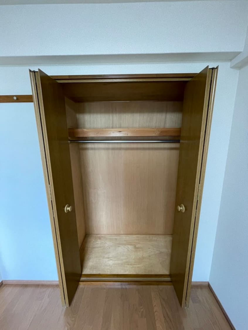 収納 カ－サエストゥペンダ