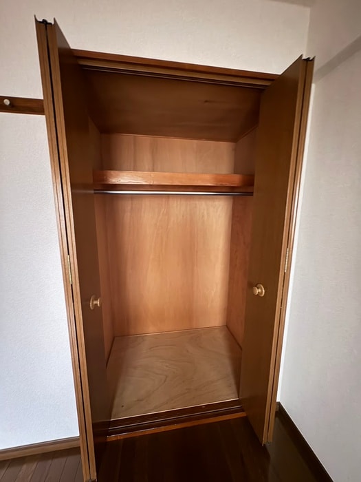 収納 カ－サエストゥペンダ