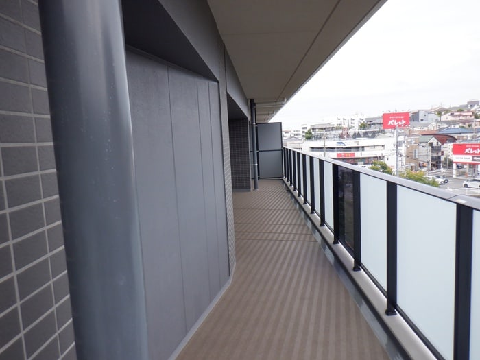 ベランダ・バルコニー ﾌﾟﾛﾐﾗｲｽﾞ青葉台ｽﾃｰｼｮﾝｻｲﾄﾞ(D209)