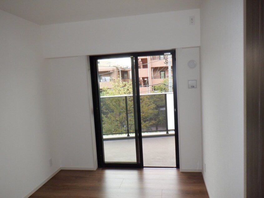 居室 ﾌﾟﾛﾐﾗｲｽﾞ青葉台ｽﾃｰｼｮﾝｻｲﾄﾞ(D209)