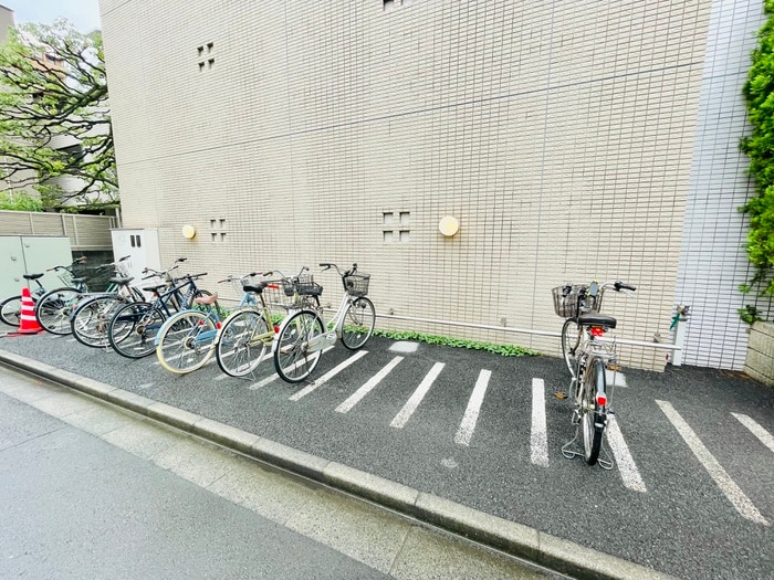 駐輪場 ＬＵＭＩＮＯＵＳ浅草橋駅前