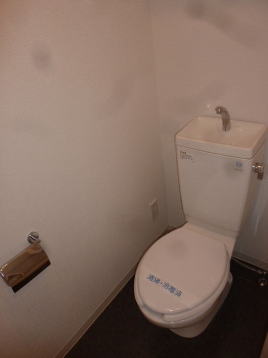 トイレ ＬＵＭＩＮＯＵＳ浅草橋駅前