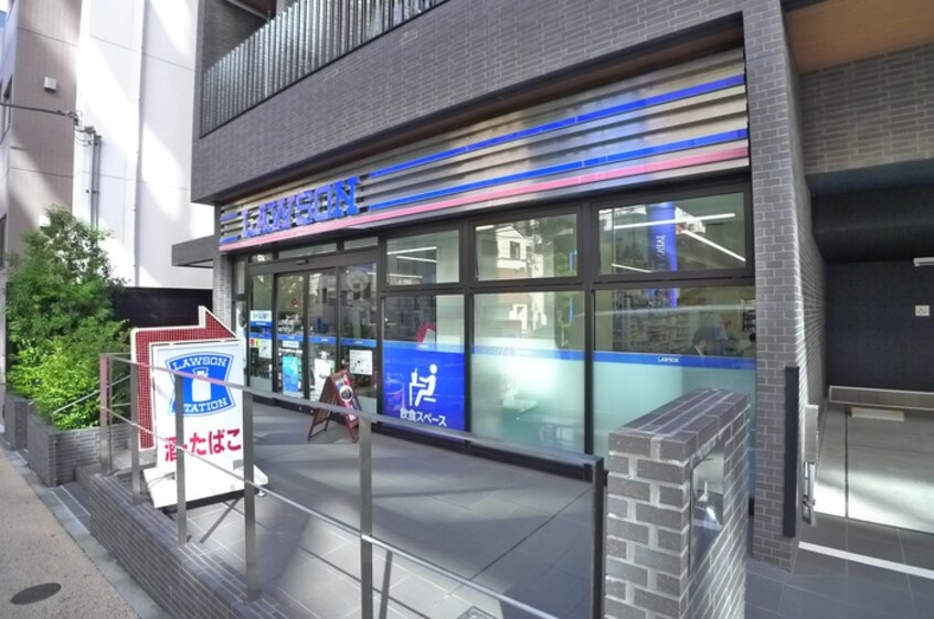 ローソンサッカー通り店(コンビニ)まで240m コノエ本郷三丁目(703)