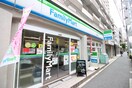 ファミリーマート文京本郷店(コンビニ)まで200m コノエ本郷三丁目(703)