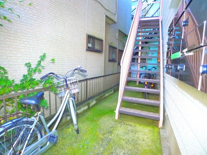 駐輪場 ハイツニコニコ