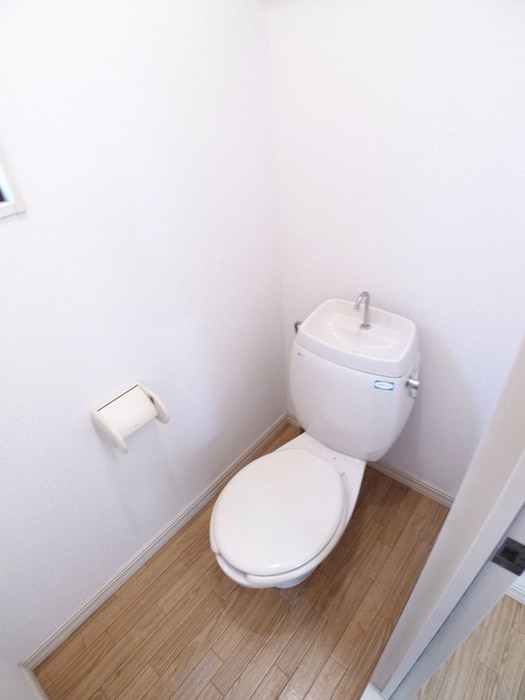 トイレ イーストアピアＢ