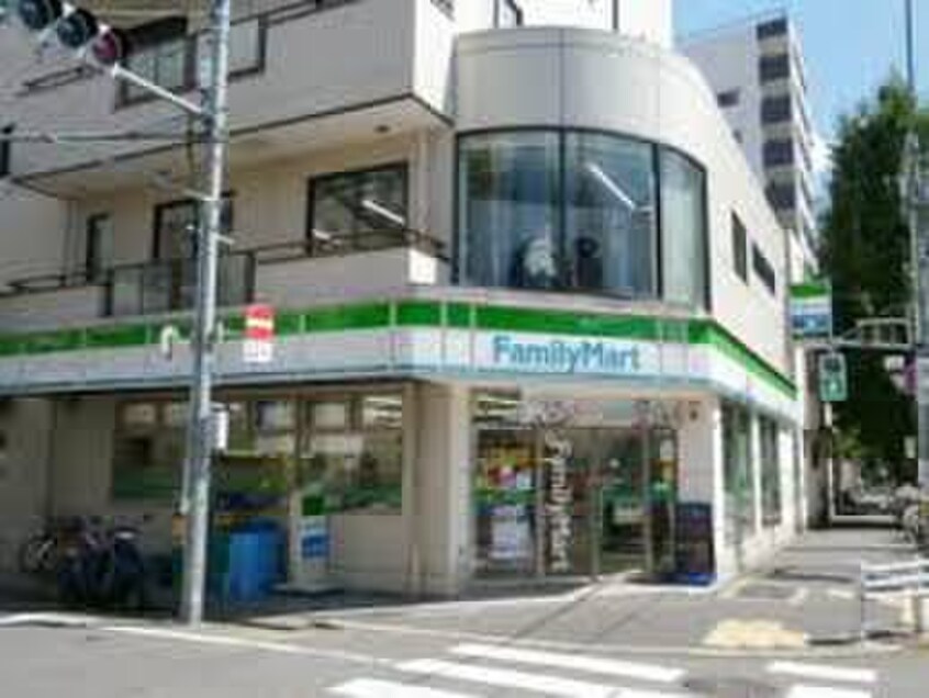 ファミリーマート 南台二丁目店(コンビニ)まで134m 東ビル