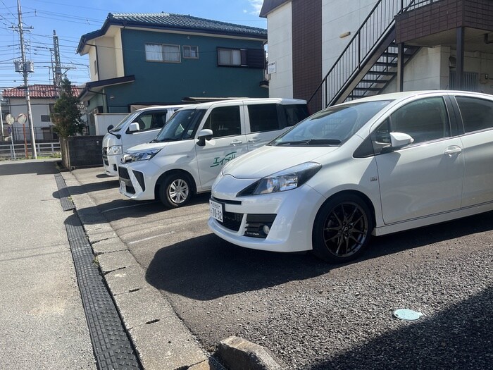 駐車場 レジデンス南平３号棟