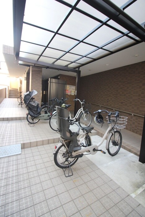 駐輪場 ロイヤルガーデン