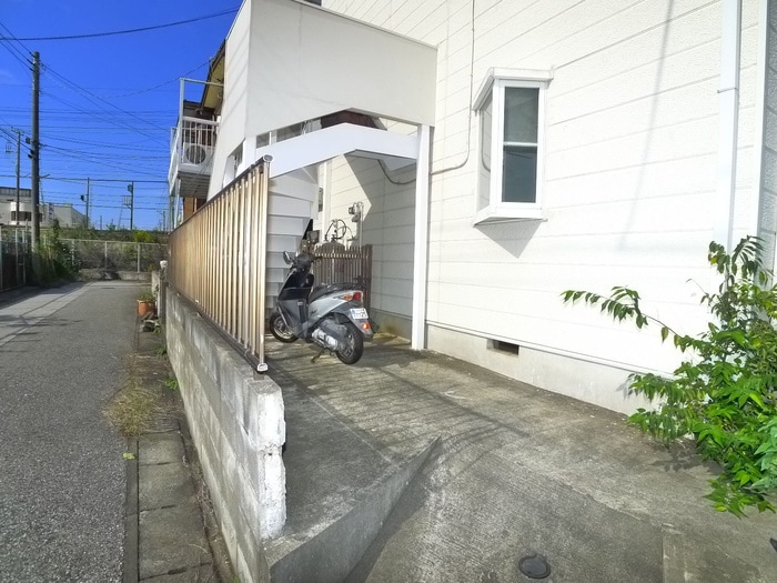 駐輪場 メゾンナトム