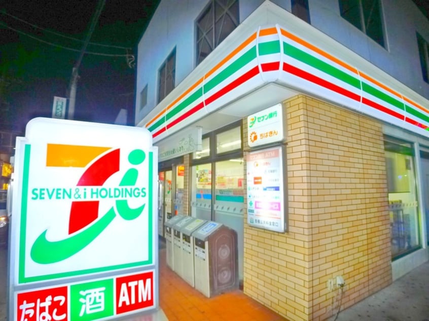 セブンイレブン(コンビニ)まで380m アーバンハイツ六実