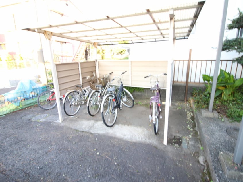 駐輪場 ハイツつくし野