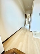 廊下 クレセントトミザワ