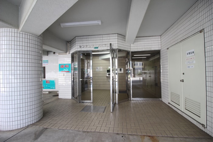 エントランス部分 センチュリ－ハイツ三徳