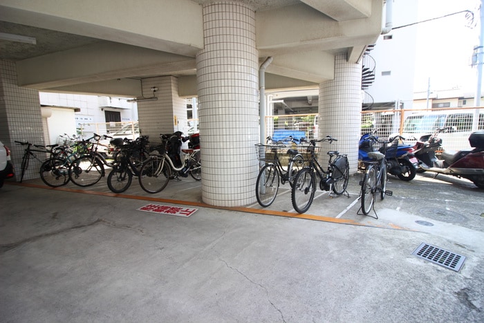 駐輪場 センチュリ－ハイツ三徳
