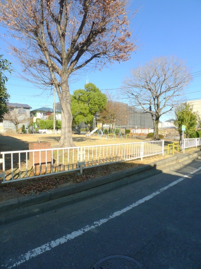 梅所第二公園(公園)まで10m 東浦和7丁目貸家