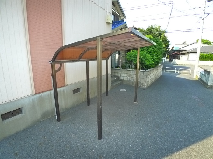 駐輪場 サニーエステート