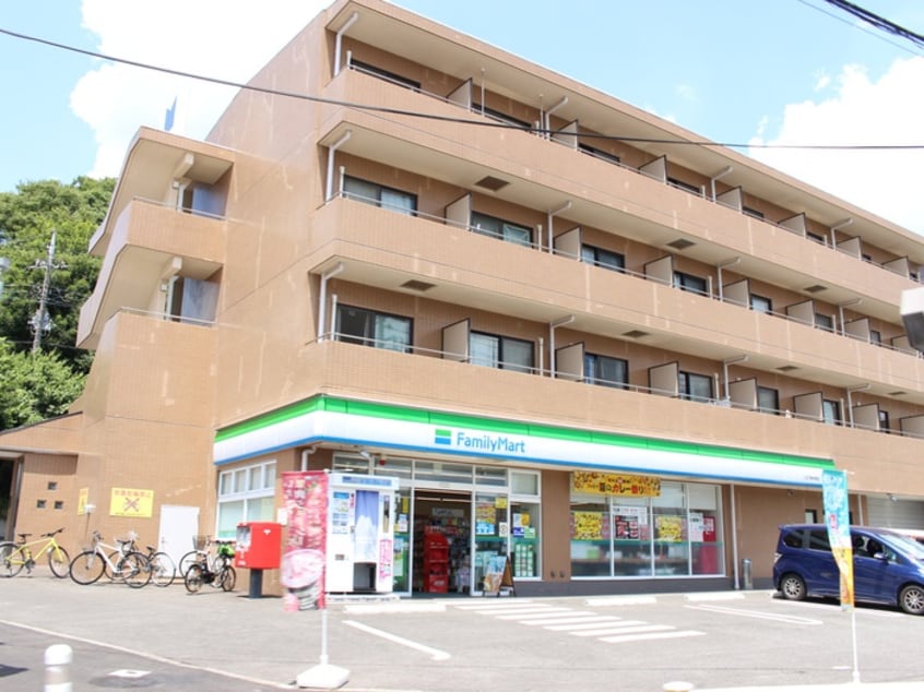 ファミリーマート　八王子東中野店(コンビニ)まで391m エルマーノ堀之内