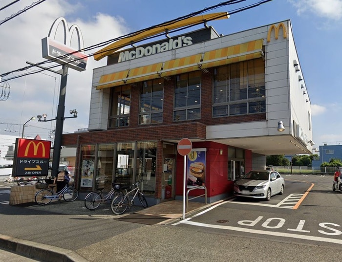 マクドナルド(ファストフード)まで240m ベルクレスト町田