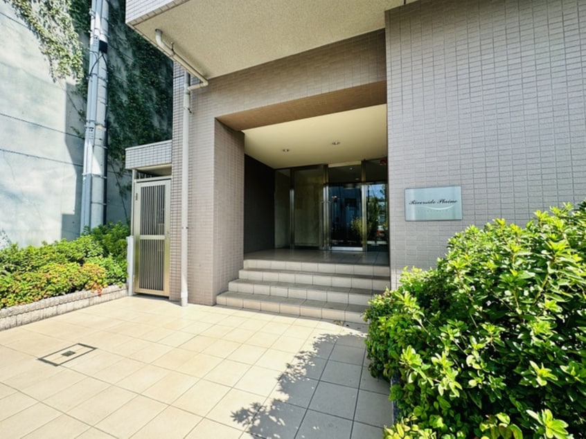 エントランス部分 リバ－サイドプレ－ヌ