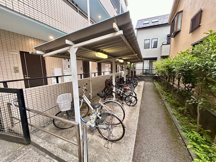 駐輪場 Belleviage Kizuki
