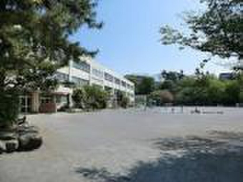 町田第四小学校(小学校)まで393m カルム町田