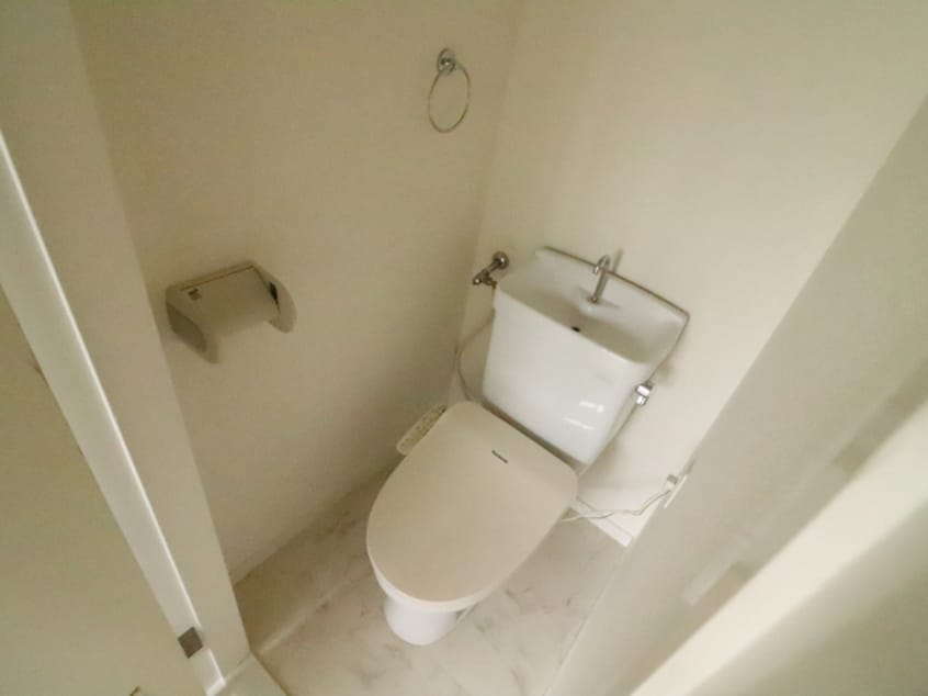 トイレ サ－ラ白金（603)