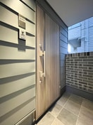 玄関 ＳＩＬＶＥＲＡＤＯ方南