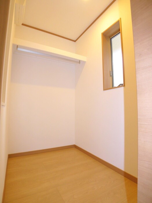 収納 ラド・ヒュ－ス習志野