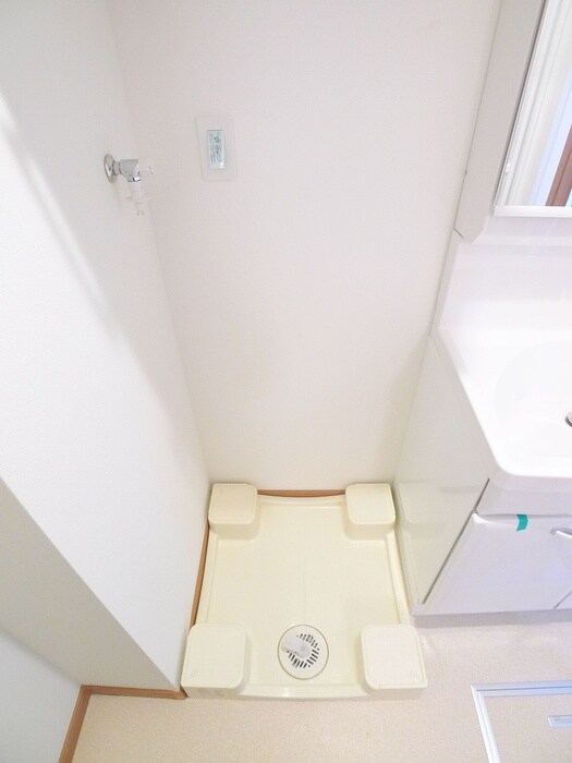 洗濯機置場 ラド・ヒュ－ス習志野