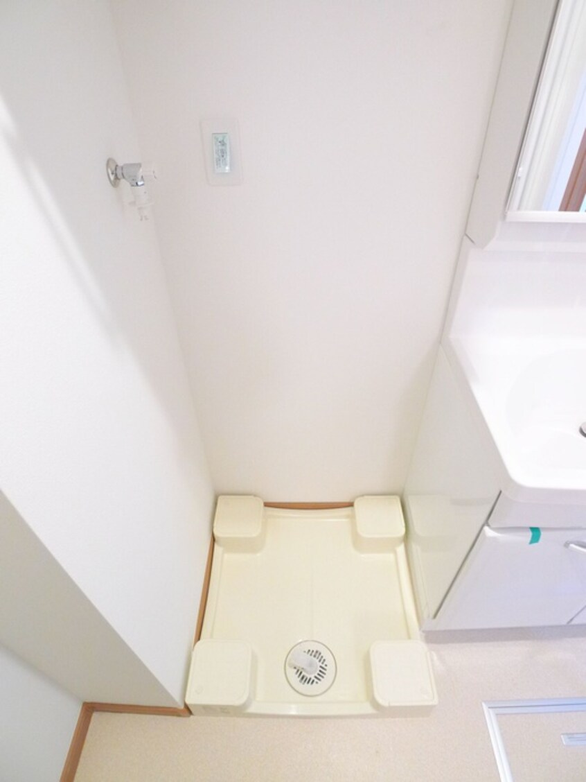 洗濯機置場 ラド・ヒュ－ス習志野