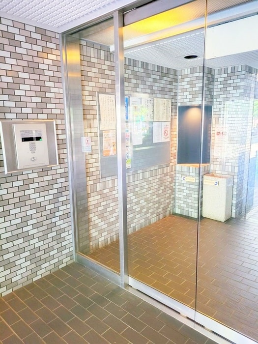 エントランス部分 ﾗｲｵﾝｽﾞﾏﾝｼｮﾝﾅﾐｷｷﾀｺｳｴﾝ