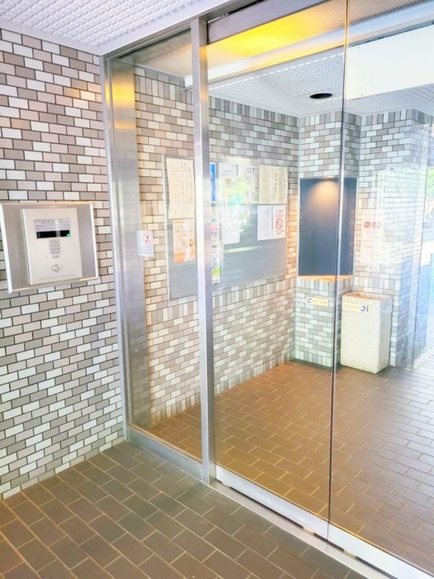 エントランス部分 ﾗｲｵﾝｽﾞﾏﾝｼｮﾝﾅﾐｷｷﾀｺｳｴﾝ