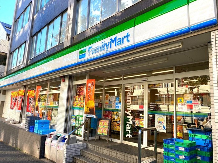 ファミリーマート 横浜沢渡店(コンビニ)まで280m シェリーヒルズ横浜