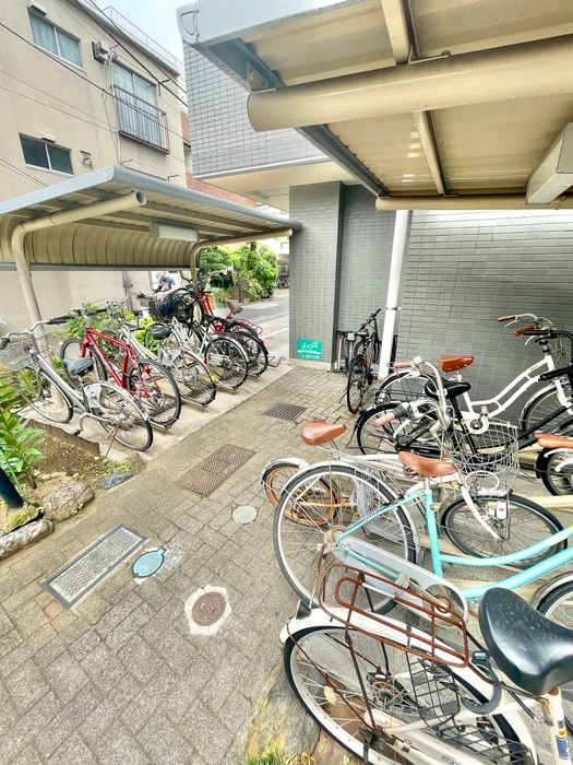 駐輪場 マルシャンドリタジマ