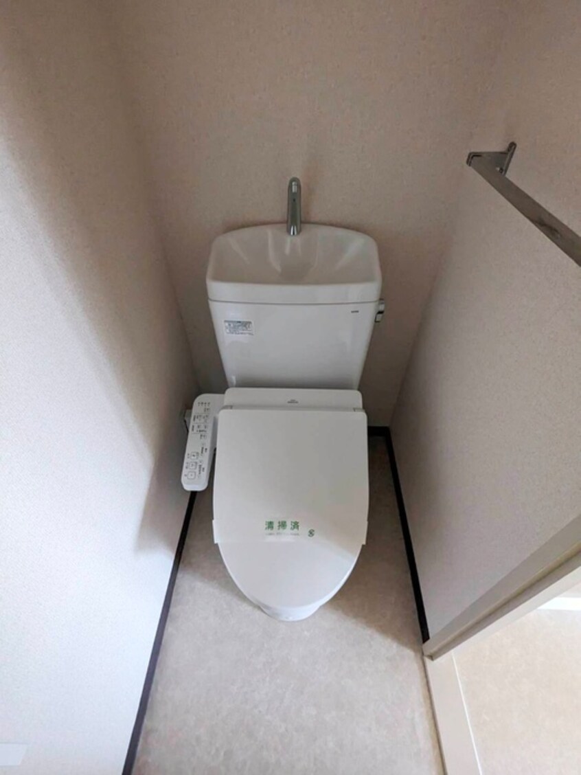 トイレ ホワイトシャトレ－