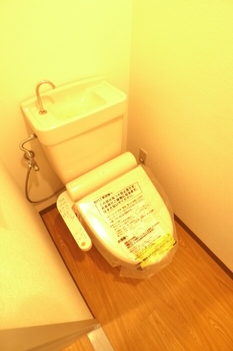 トイレ ホワイトシャトレ－