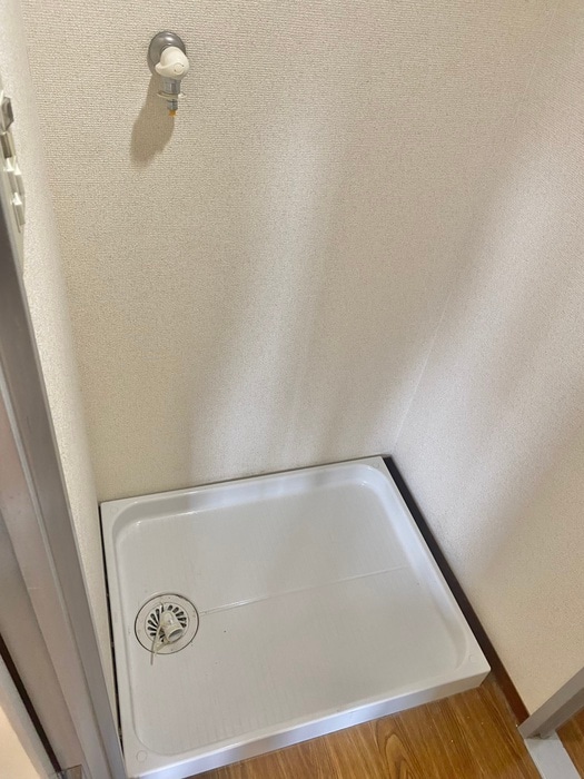 洗濯機置場 ホワイトシャトレ－