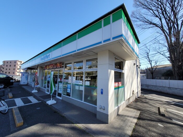 ファミリーマート　東久留米柳窪店(コンビニ)まで653m ホワイトシャトレ－