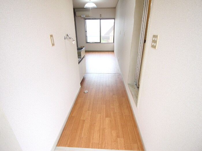 廊下 ウイリン  ２