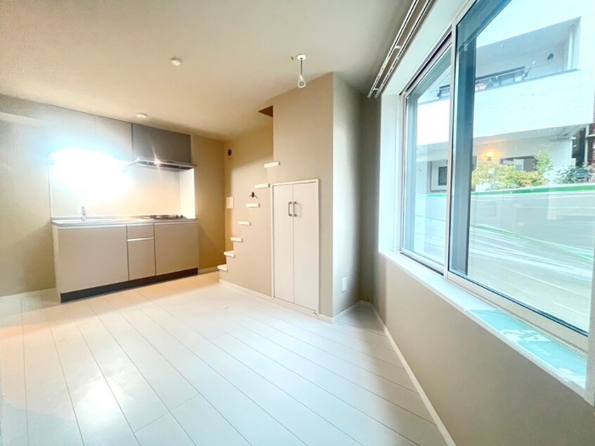 居室 夢のヴィオレット