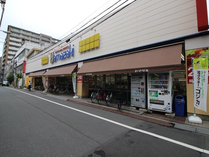 ヤマザキ(スーパー)まで103m ティアラ御徒町