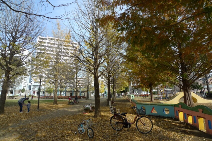 公園(公園)まで450m ブライトハウス