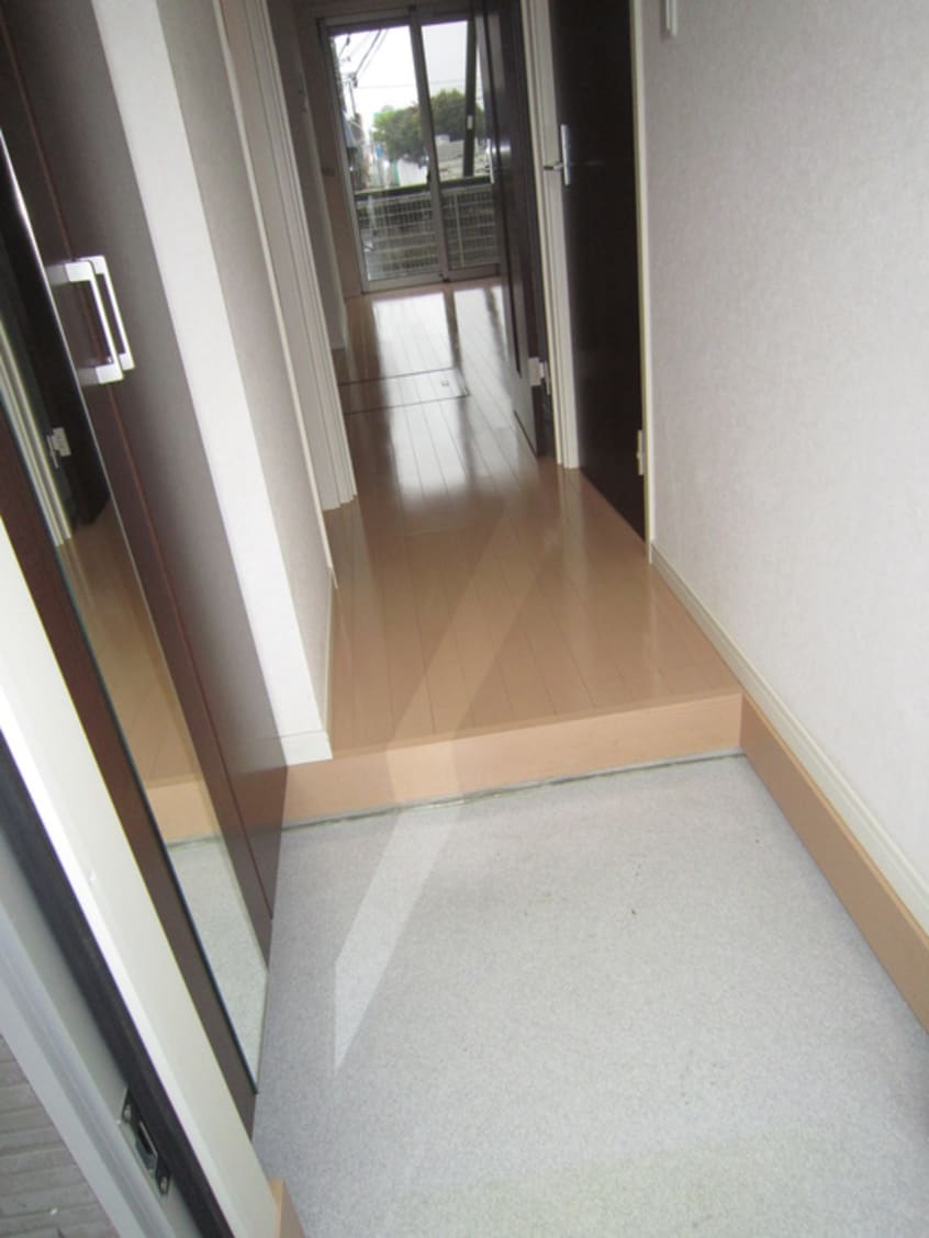 玄関 メゾンドアウラ